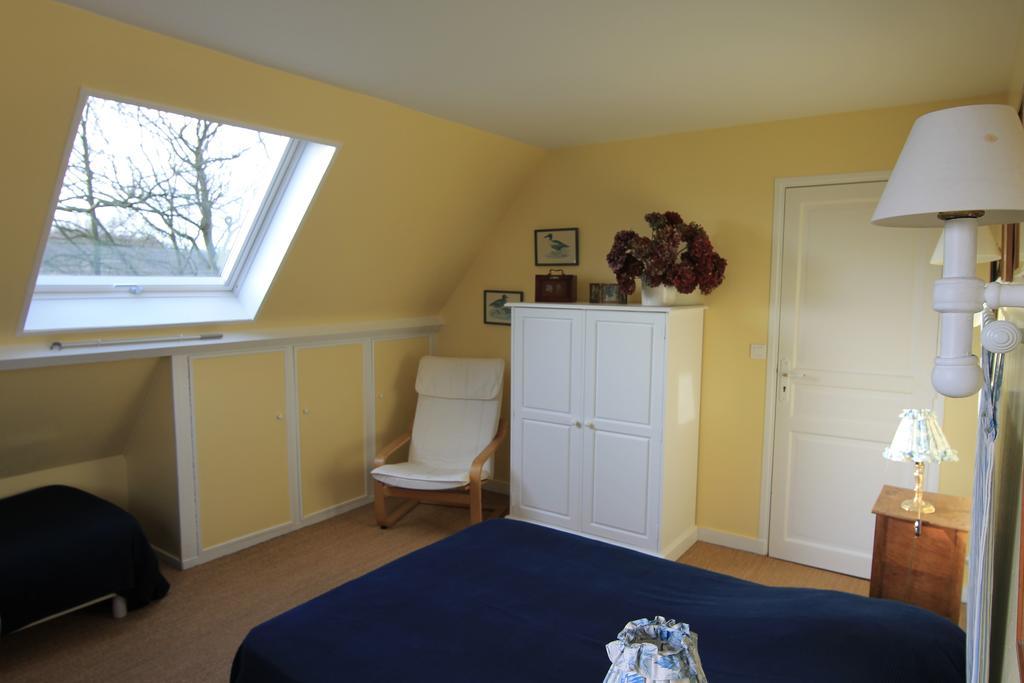 Chambre D'Hotes Les Champarts Tourville-la-Chapelle Ruang foto