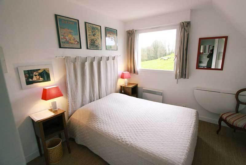 Chambre D'Hotes Les Champarts Tourville-la-Chapelle Ruang foto